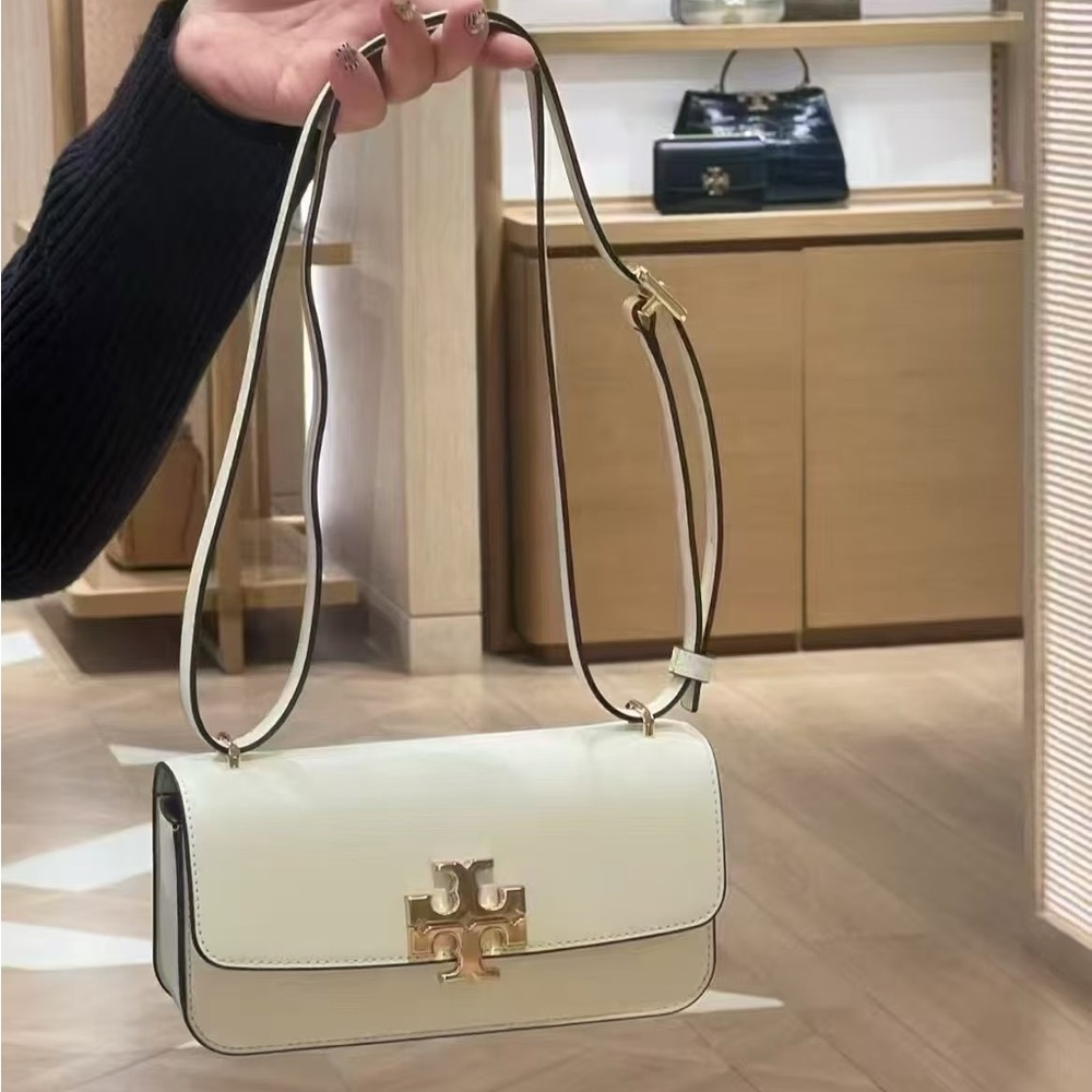 Brand New Tory Burch
Eleanor Small Convertible Leather Shoulder Bag